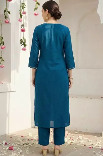 Women Ethnic Motifs Embroidered Regular Thread Work Kurta with Trousers