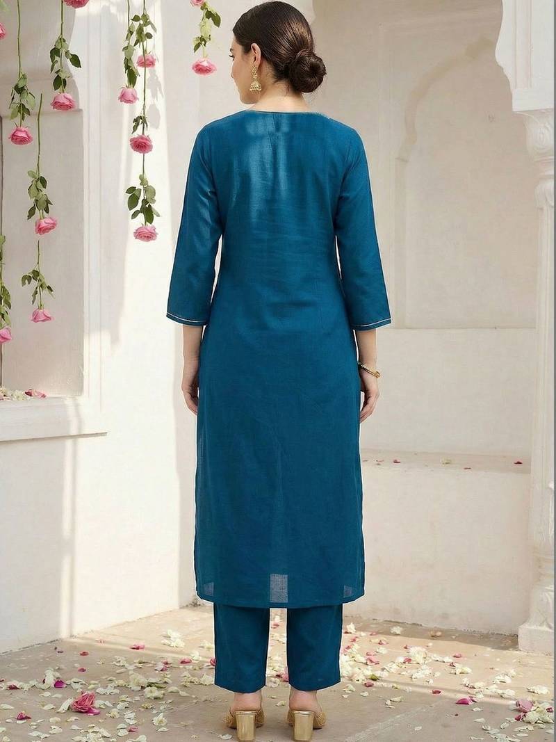 Women Ethnic Motifs Embroidered Regular Thread Work Kurta with Trousers