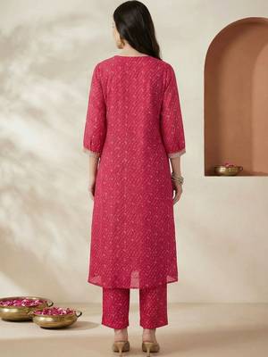 Women Leheriya Printed Regular Thread Work Kurta with Trousers 4