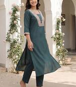 Women Ethnic Motifs Embroidered Regular Thread Work Kurta with Trousers