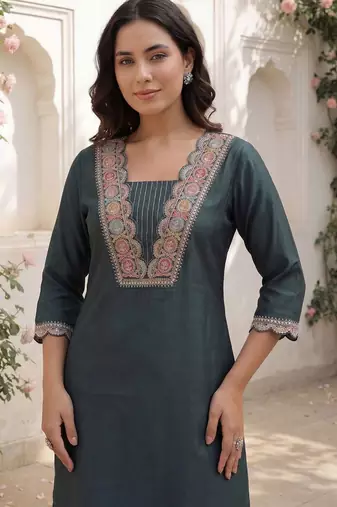 Women Ethnic Motifs Embroidered Regular Thread Work Kurta with Trousers