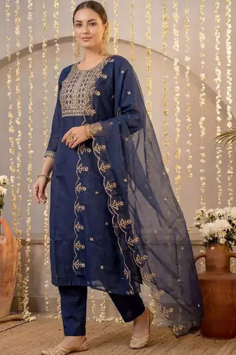 Women Ethnic Motifs Embroidered Regular Kurta with Trousers & With Dupatta