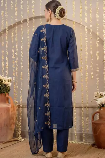 Women Ethnic Motifs Embroidered Regular Kurta with Trousers & With Dupatta