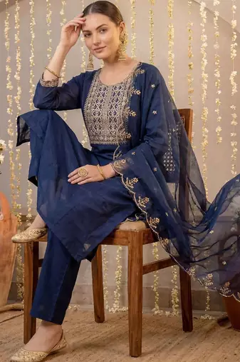 Women Ethnic Motifs Embroidered Regular Kurta with Trousers & With Dupatta
