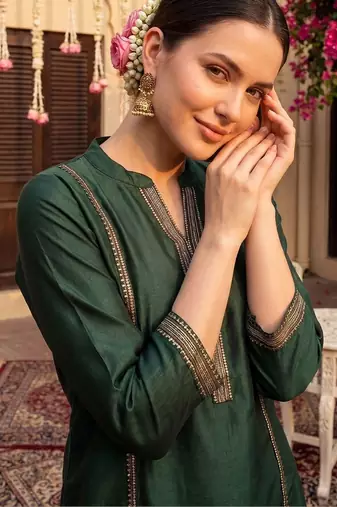 Women Regular Liva Kurta with Trousers & With Dupatta