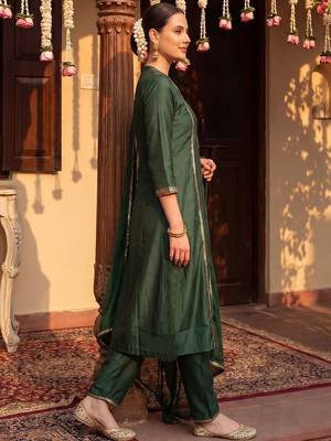 Women Regular Liva Kurta with Trousers & With Dupatta 3
