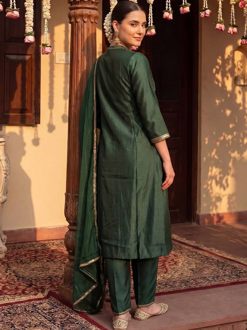 Women Regular Liva Kurta with Trousers & With Dupatta
