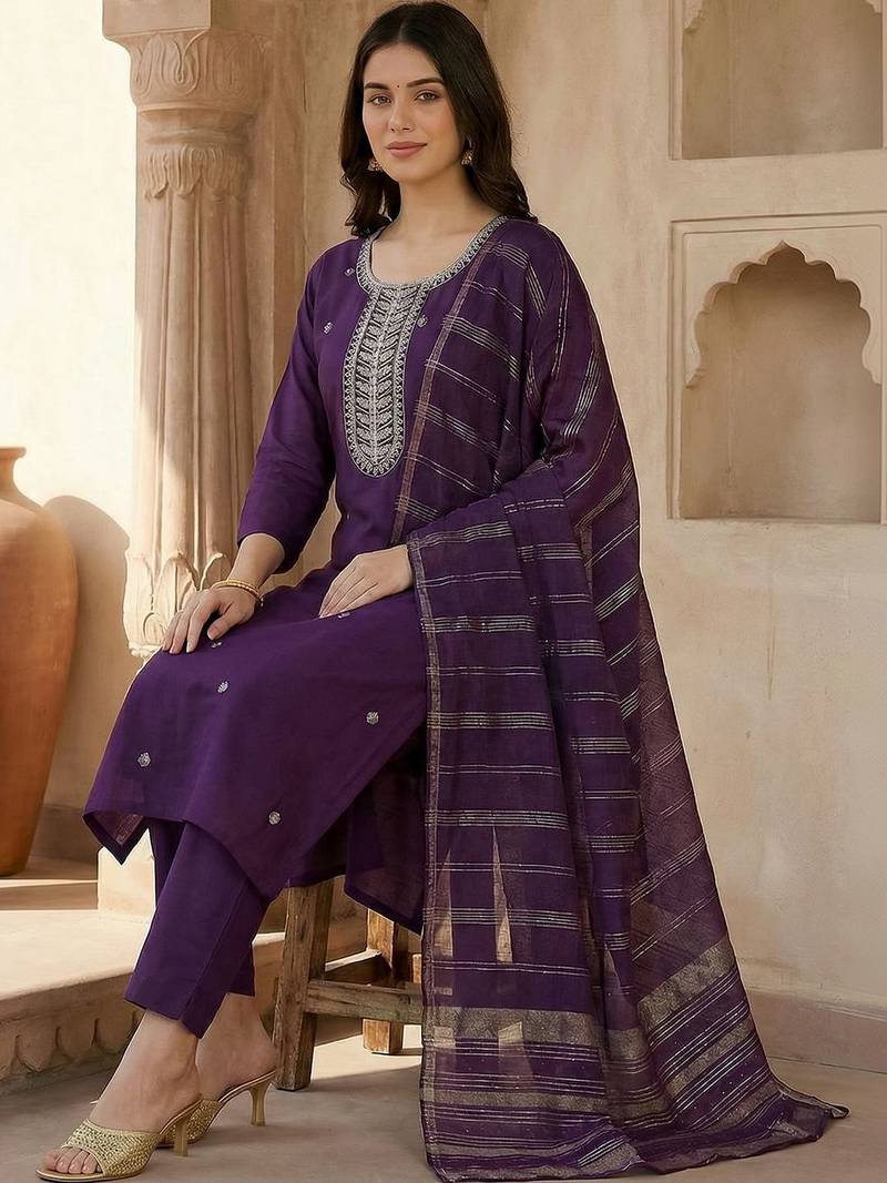 Women Ethnic Motifs Embroidered Regular Kurta with Trousers & With Dupatta