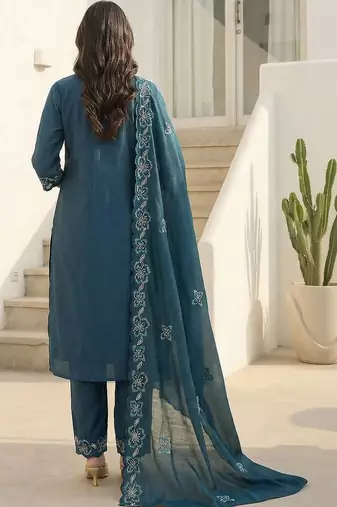 Women Floral Embroidered Regular Thread Work Kurta with Trousers & With Dupatta