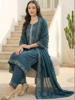 Women Floral Embroidered Regular Thread Work Kurta with Trousers & With Dupatta 5