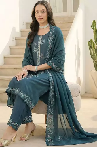 Women Floral Embroidered Regular Thread Work Kurta with Trousers & With Dupatta