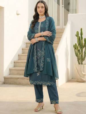 Women Floral Embroidered Regular Thread Work Kurta with Trousers & With Dupatta 6