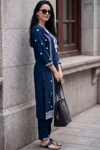Women Ethnic Motifs Embroidered Regular Thread Work Kurta with Trousers