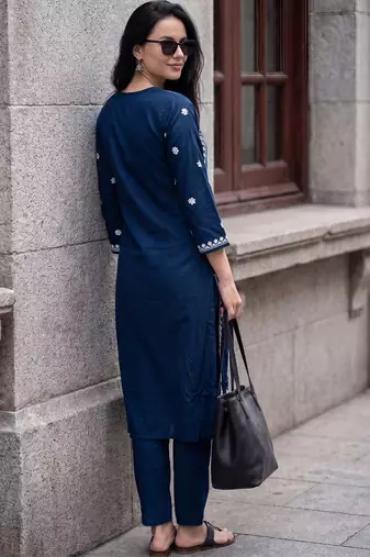 Women Ethnic Motifs Embroidered Regular Thread Work Kurta with Trousers
