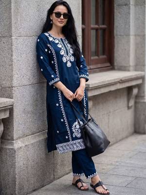 Women Ethnic Motifs Embroidered Regular Thread Work Kurta with Trousers 6
