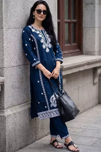 Women Ethnic Motifs Embroidered Regular Thread Work Kurta with Trousers