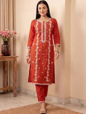 Women Ethnic Motifs Embroidered Regular Thread Work Kurta with Trousers 1
