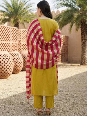 Women Ethnic Motifs Embroidered Regular Thread Work Kurta with Trousers & With Dupatta 3