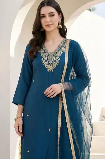 Women Ethnic Motifs Embroidered Regular Kurta with Trousers & With Dupatta