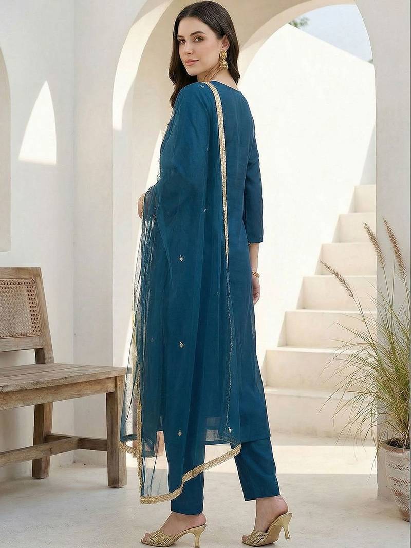 Women Ethnic Motifs Embroidered Regular Kurta with Trousers & With Dupatta