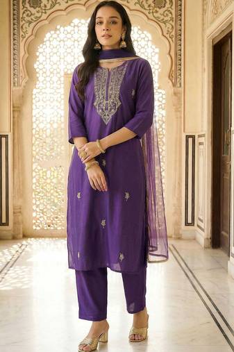 Women Ethnic Motifs Embroidered Regular Thread Work Kurta with Trousers & With Dupatta