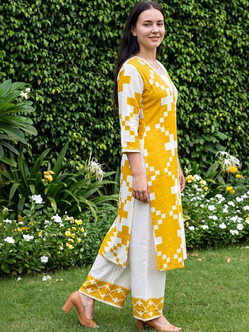 Women Printed Regular Kurta with Palazzos