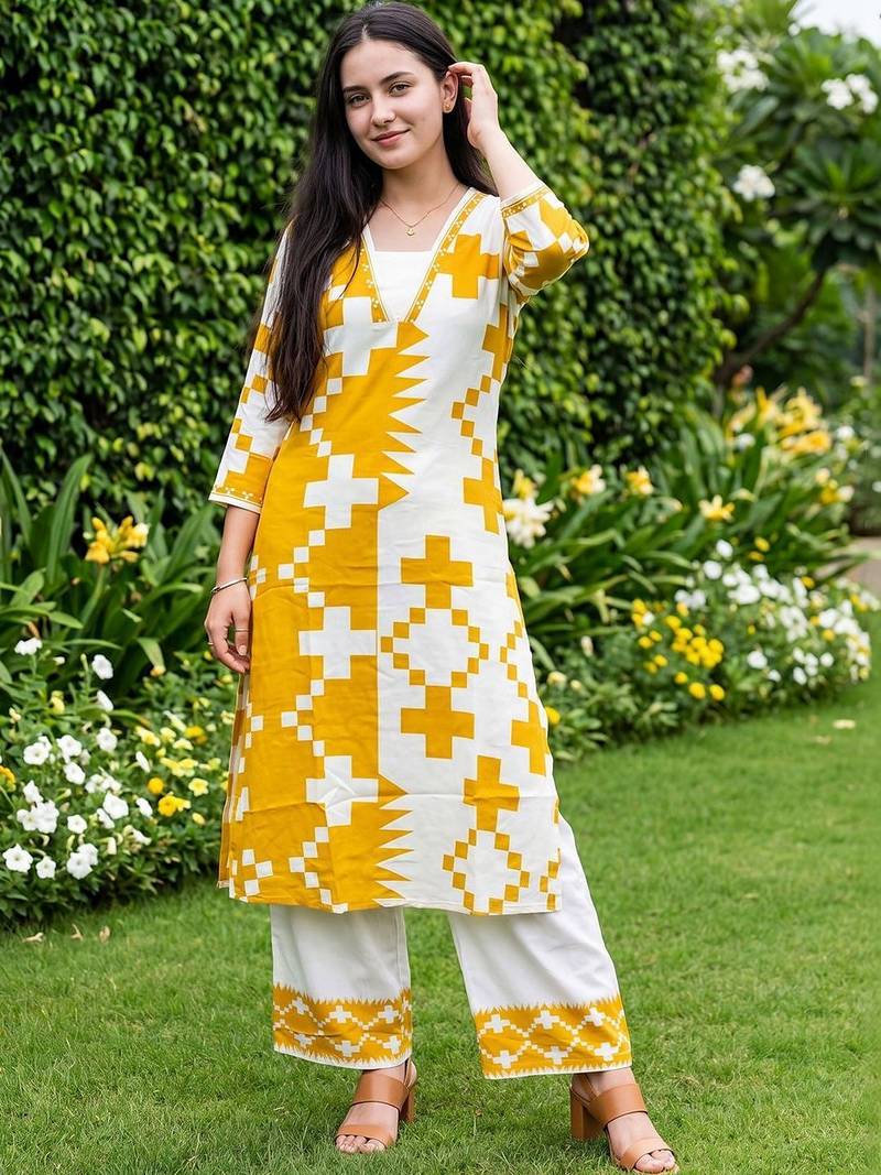 Women Printed Regular Kurta with Palazzos