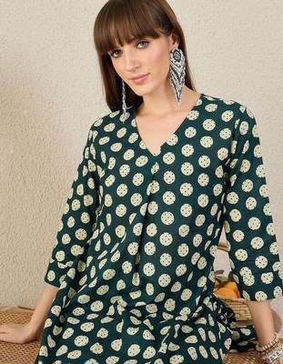 Women Printed Regular Pure Cotton Kurta with Trousers 2