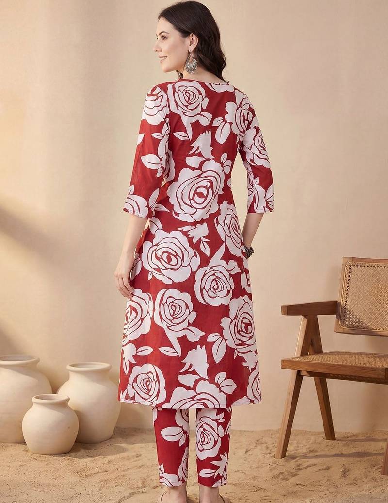 Women Floral Printed Regular Pure Cotton Kurta with Trousers