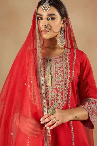 Women Ethnic Motifs Embroidered Regular Kurta with Trousers & With Dupatta
