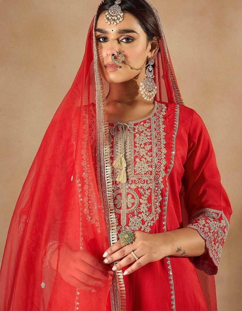 Women Ethnic Motifs Embroidered Regular Kurta with Trousers & With Dupatta