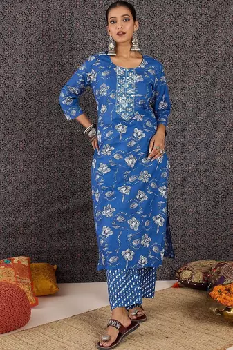 Women Floral Printed Regular Thread Work Kurta with Trousers & With Dupatta