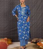 Women Floral Printed Regular Thread Work Kurta with Trousers & With Dupatta