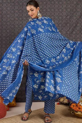 Women Floral Printed Regular Thread Work Kurta with Trousers & With Dupatta