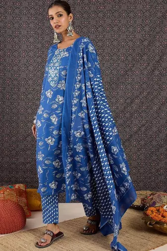 Women Floral Printed Regular Thread Work Kurta with Trousers & With Dupatta