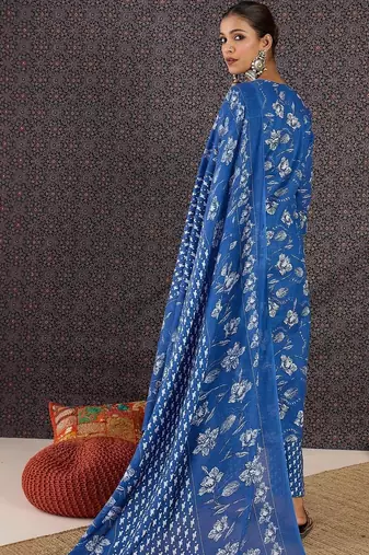 Women Floral Printed Regular Thread Work Kurta with Trousers & With Dupatta
