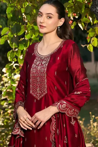 Women Ethnic Motifs Embroidered Regular Thread Work Kurta with Trousers & With Dupatta