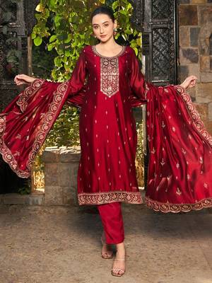 Women Ethnic Motifs Embroidered Regular Thread Work Kurta with Trousers & With Dupatta 3