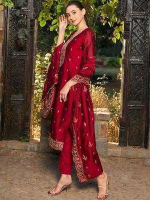 Women Ethnic Motifs Embroidered Regular Thread Work Kurta with Trousers & With Dupatta 5