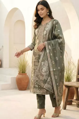 Women Ethnic Motifs Regular Kurta with Trousers & With Dupatta