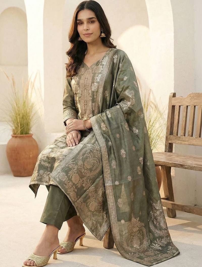 Women Ethnic Motifs Regular Kurta with Trousers & With Dupatta