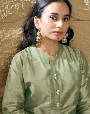 Women Floral Embroidered Regular Thread Work Kurta with Trousers 2