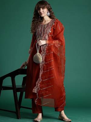 Women Ethnic Motifs Embroidered Regular Thread Work Liva Kurta with Trousers & With Dupatta 2