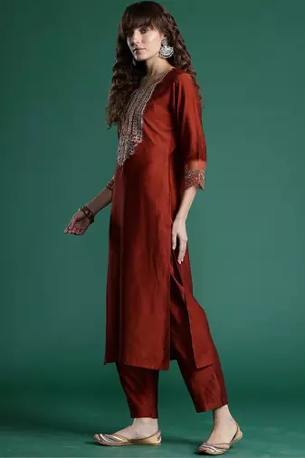 Women Ethnic Motifs Embroidered Regular Thread Work Liva Kurta with Trousers & With Dupatta