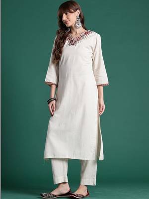 Women Ethnic Motifs Embroidered Regular Thread Work Kurta with Trousers 1