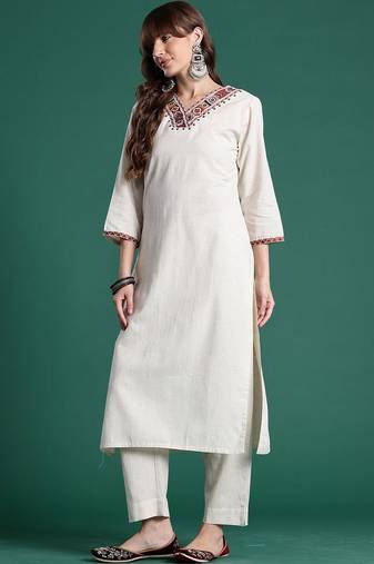 Women Ethnic Motifs Embroidered Regular Thread Work Kurta with Trousers