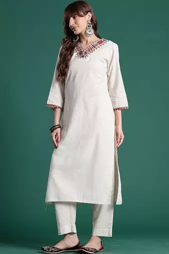 Women Ethnic Motifs Embroidered Regular Thread Work Kurta with Trousers