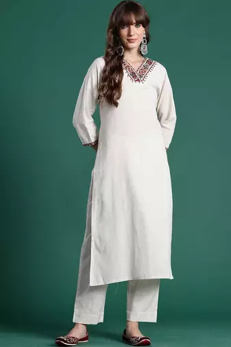 Women Ethnic Motifs Embroidered Regular Thread Work Kurta with Trousers