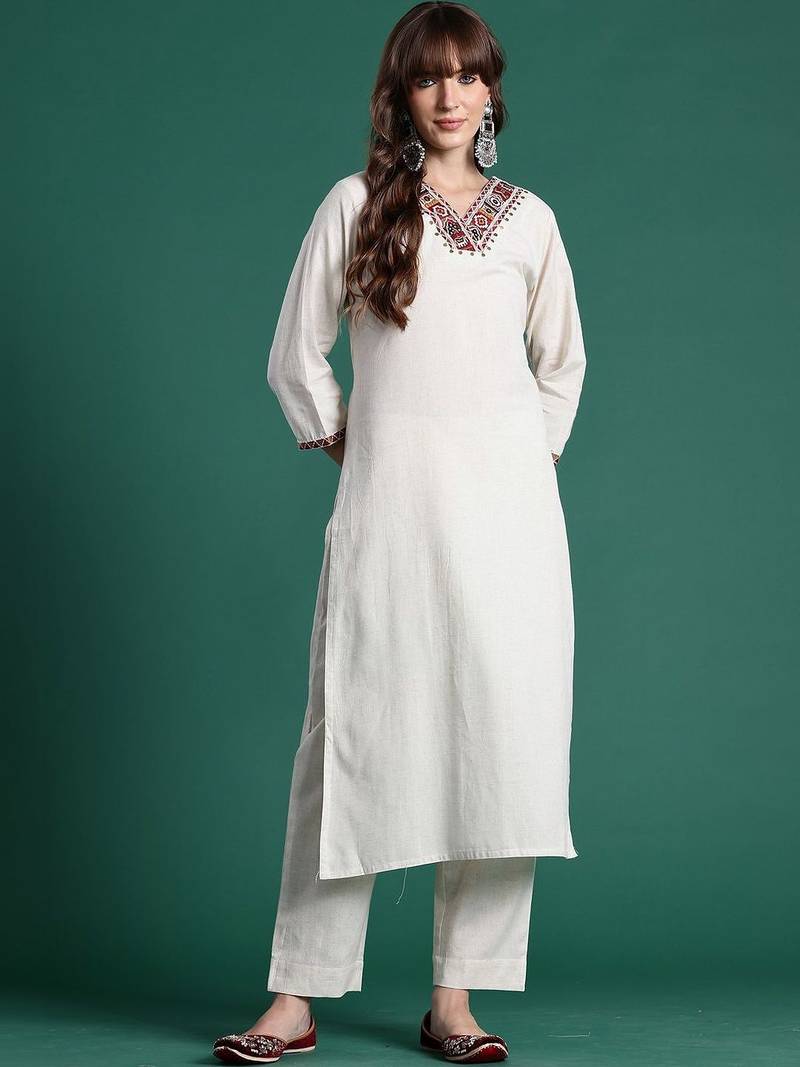 Women Ethnic Motifs Embroidered Regular Thread Work Kurta with Trousers