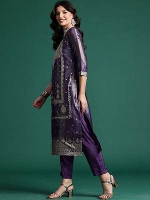 Women Regular Kurta with Trousers & With Dupatta 5